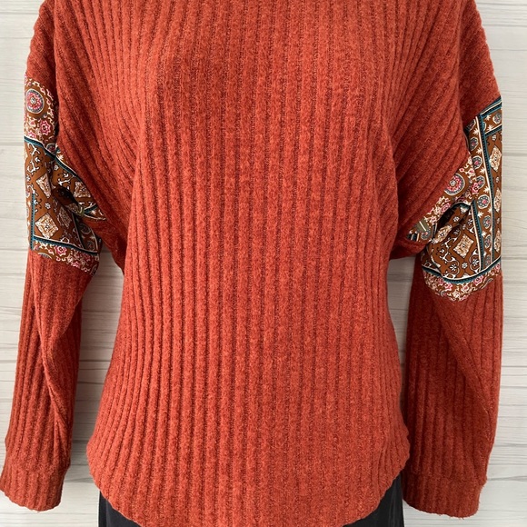 Maurice’s Rust Color Sweater for Women. - Picture 2 of 5